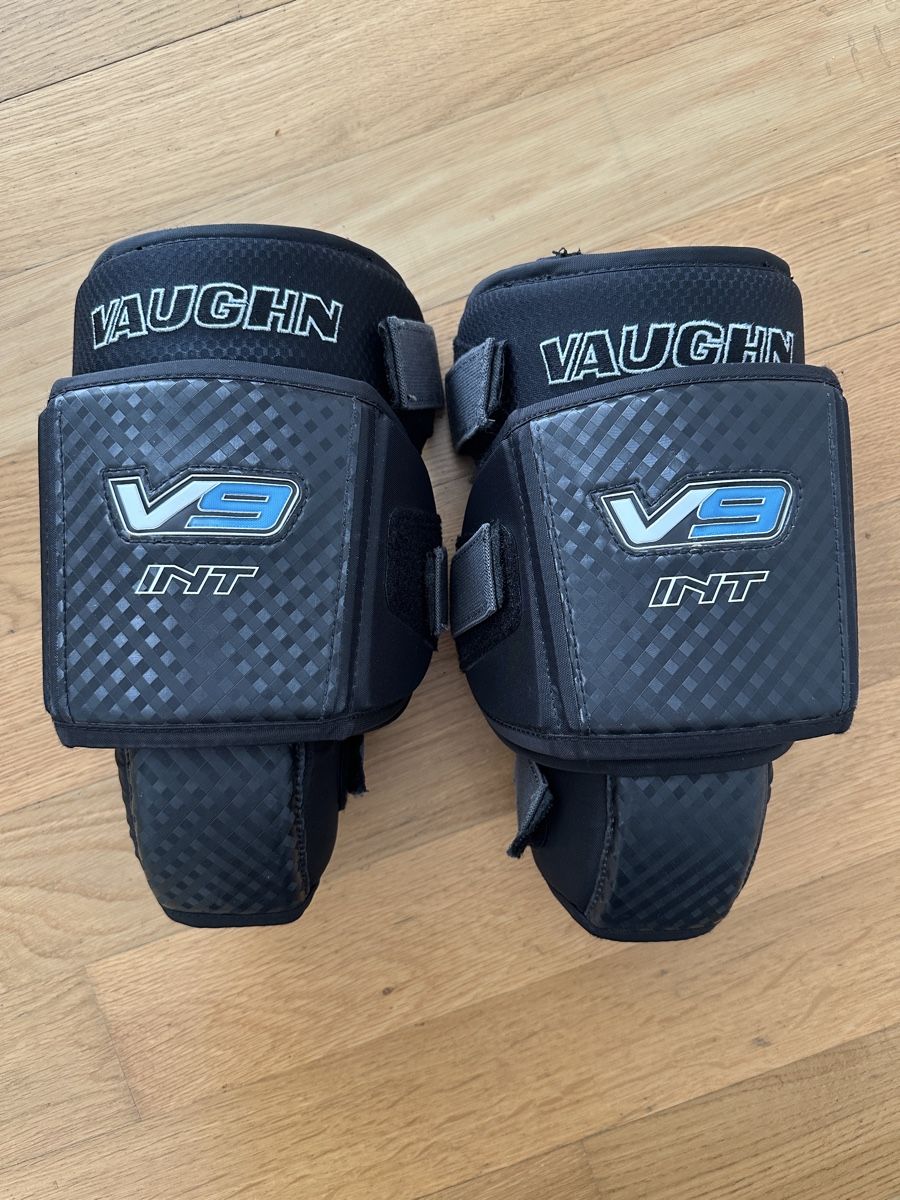 Protezioni & Imbottiture: Vaughn Goalie Knieschoner INT. – Usato da Langenthal venduto da mchmielu82