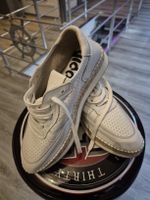 Chaussures  basses espadrilles cuir état neuf taille 42