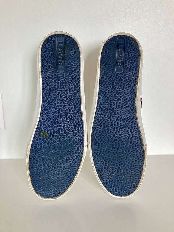 Levi's Scarpe da uomo: Levis Sneakers weiss Gr 42 – Usato da Thun venduto da Fuesu1812 3