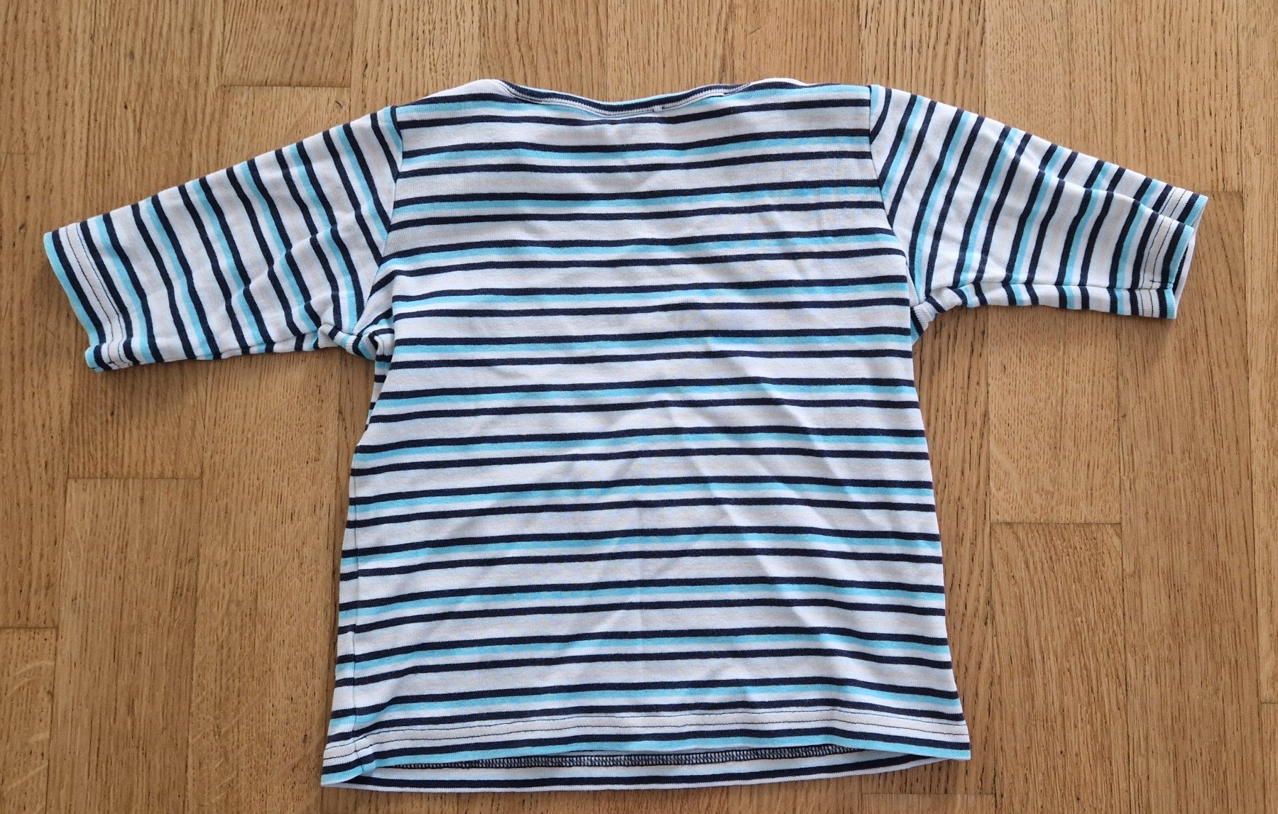 Blusen, T-Shirts & Tops: T-Shirt Esprit Gr. 116/122 – Gebraucht aus Glattpark(Opfikon) von dememora 1