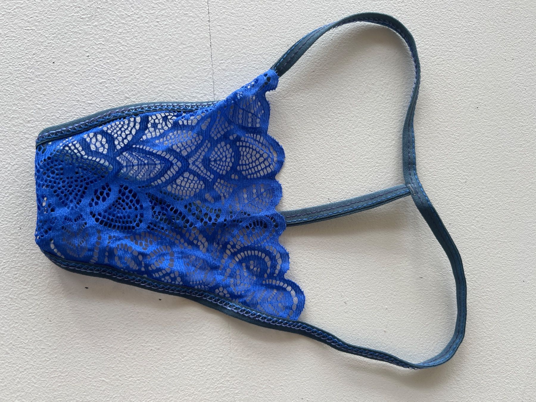 Sexy String (S/M ca.) Gebraucht (Gebraucht) in Chiasso für CHF 3.95 ...