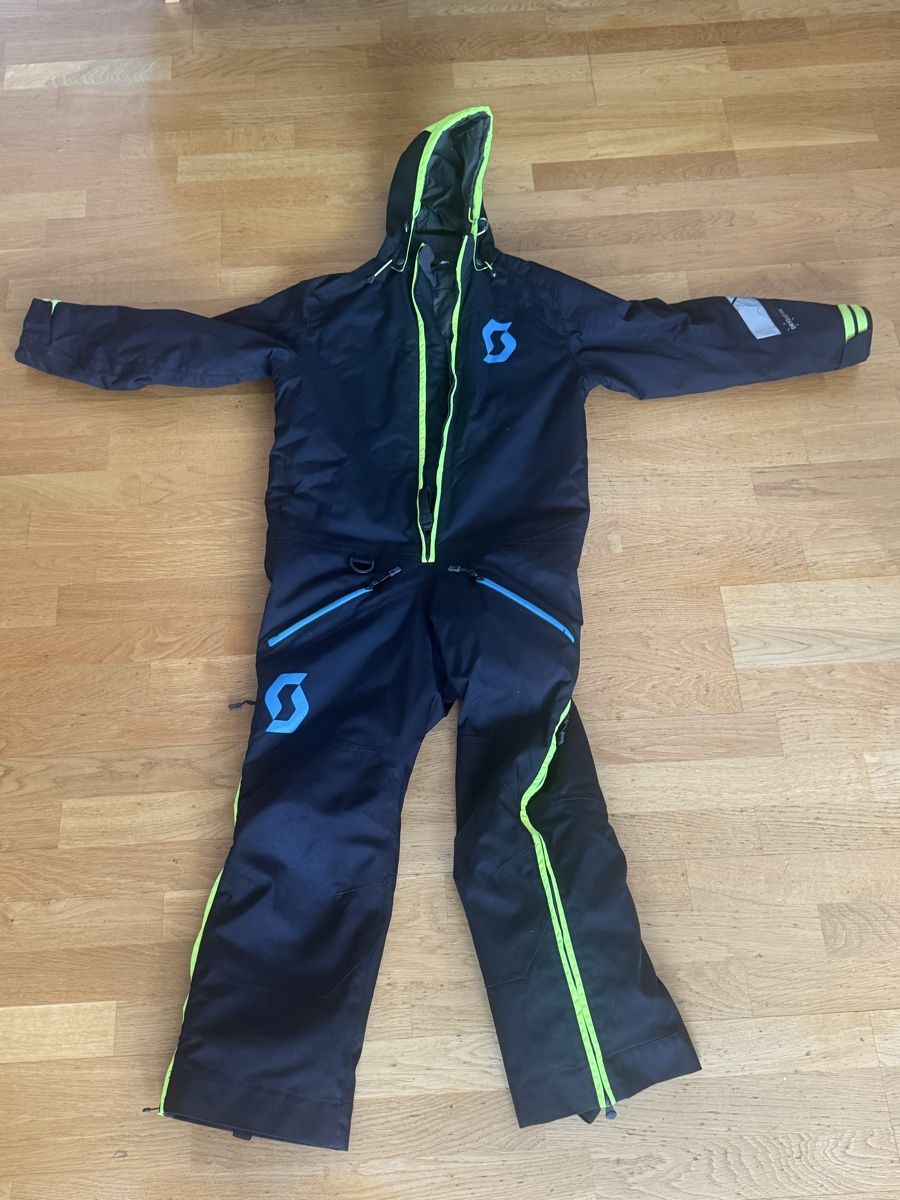 Scott Pantaloni: Salopette hiver Scott 140 – Usato da Fribourg venduto da Jayaeby