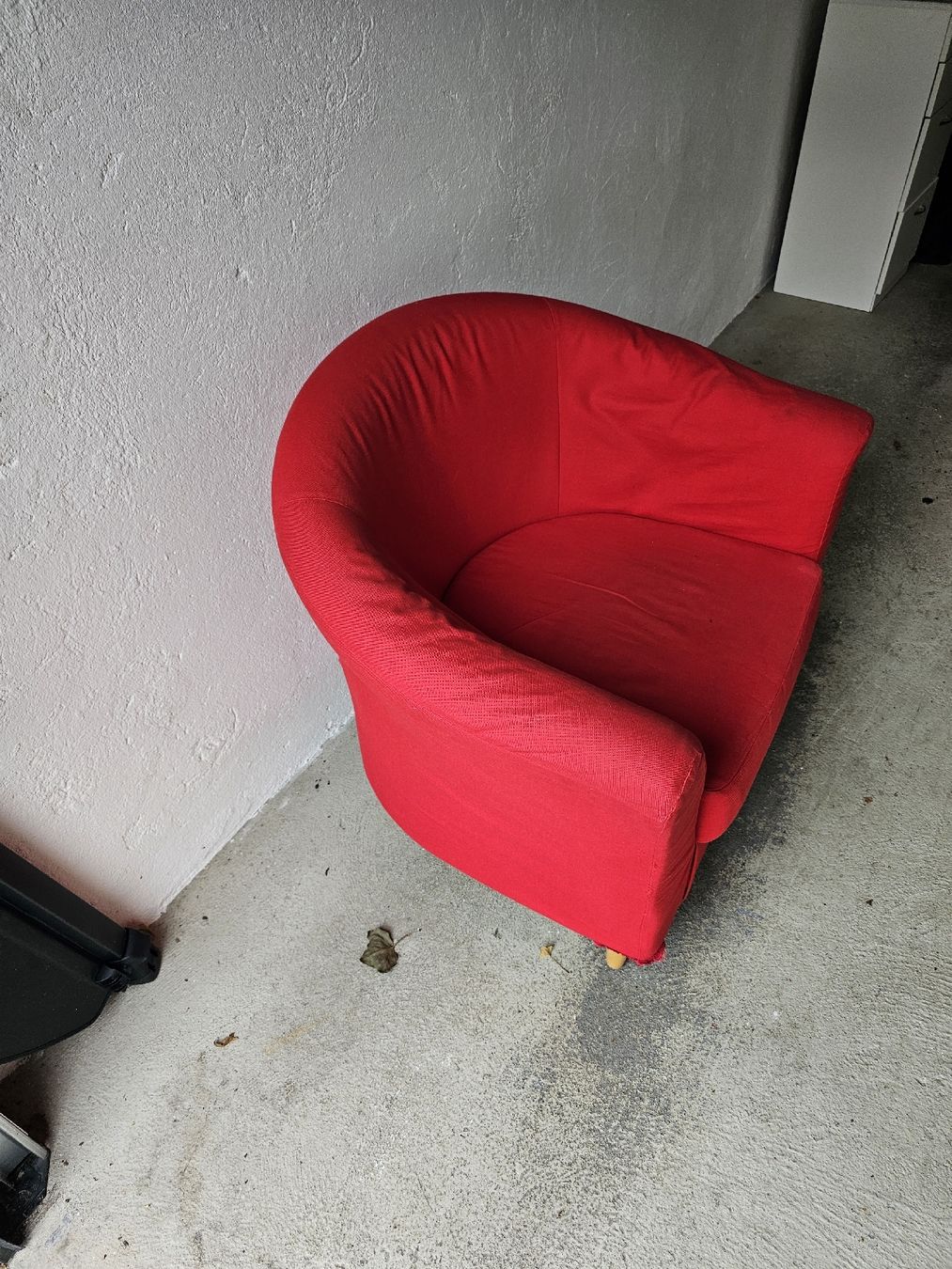 Ikea Poltrone: Gemütlicher roter Sessel – Usato da Pfäffikon ZH venduto da eric0113 2