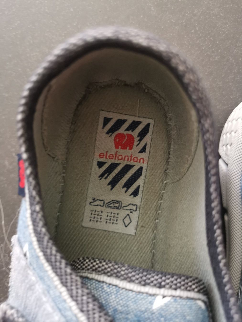 Elefanten Schuhe für Jungen: Hausschuhe von Elefanten gr. 27 – Gebraucht aus Unterentfelden von Panda-87 1