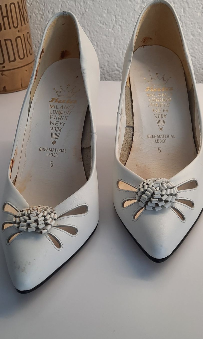 Scarpe da donna: Damenschuhe Weiss – Nuovo (secondo la descrizione) da Reinach AG venduto da vista
