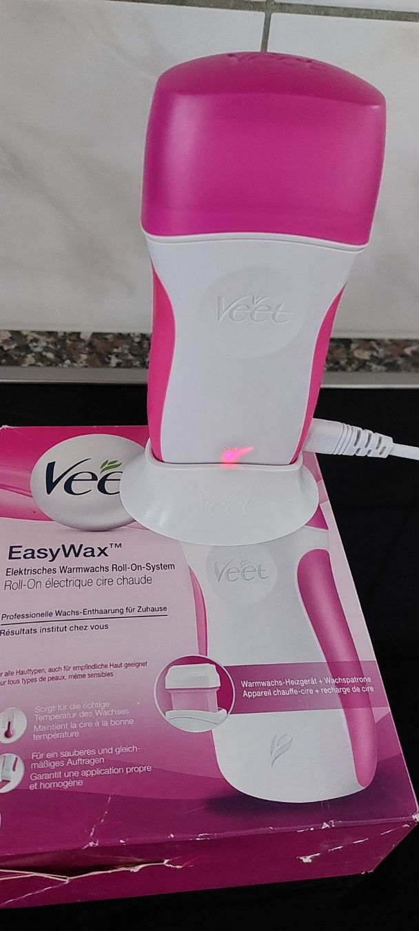 Veet Epilatori: Veet EasyWax Roll-On-System mit Zubehör – Usato da Samstagern venduto da Bladetigi
