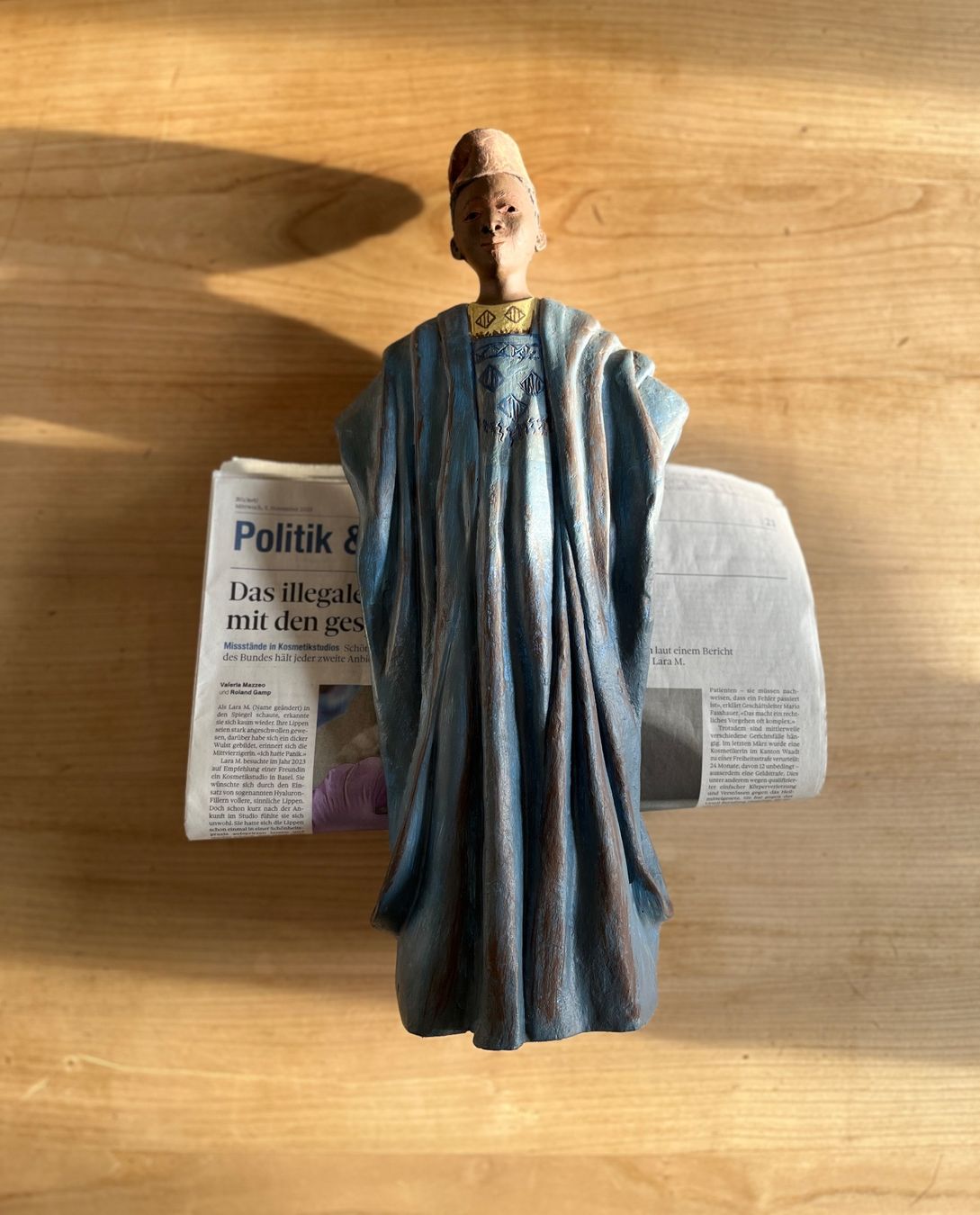 Statuette: Statut porte journal signée - Nigeria – Usato da Dübendorf venduto da SHAS2009 3