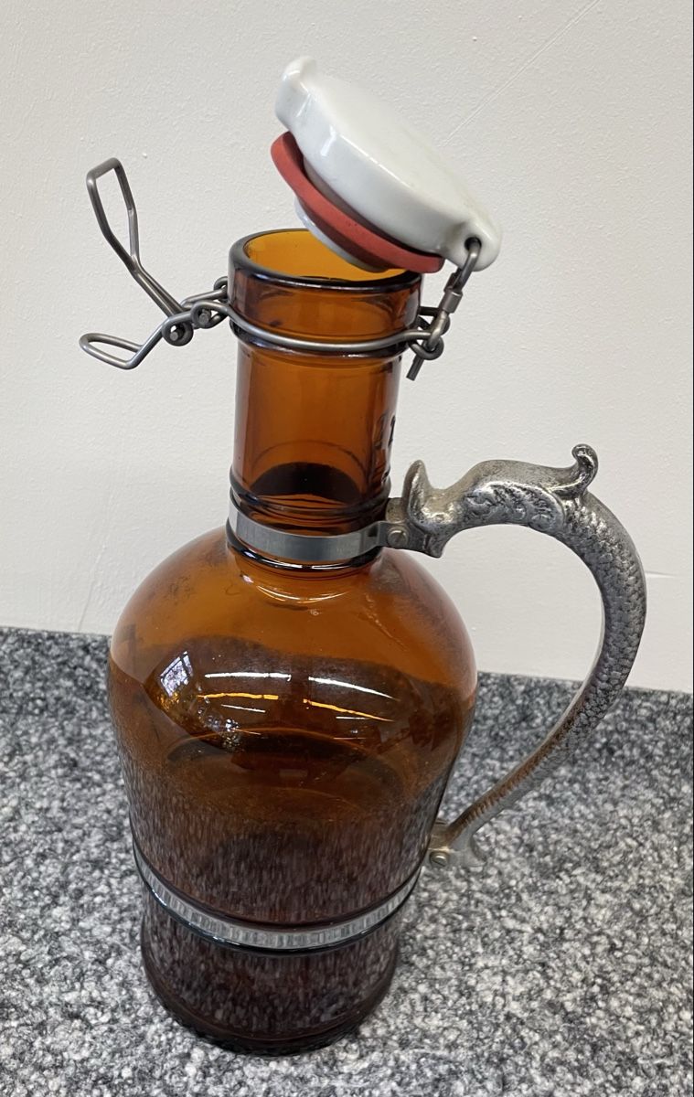 Bicchieri: Amber Glass Jug mit Swing Top Drachen Handle – Nuovo (secondo la descrizione) da Au ZH venduto da Jaggy4