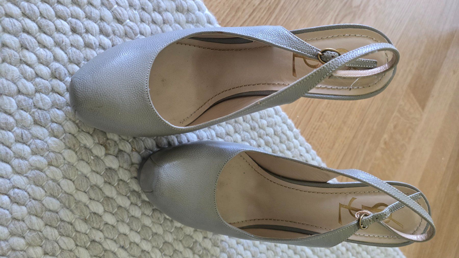 Damenschuhe: Sandales – Gebraucht aus Epalinges von aldamarkes