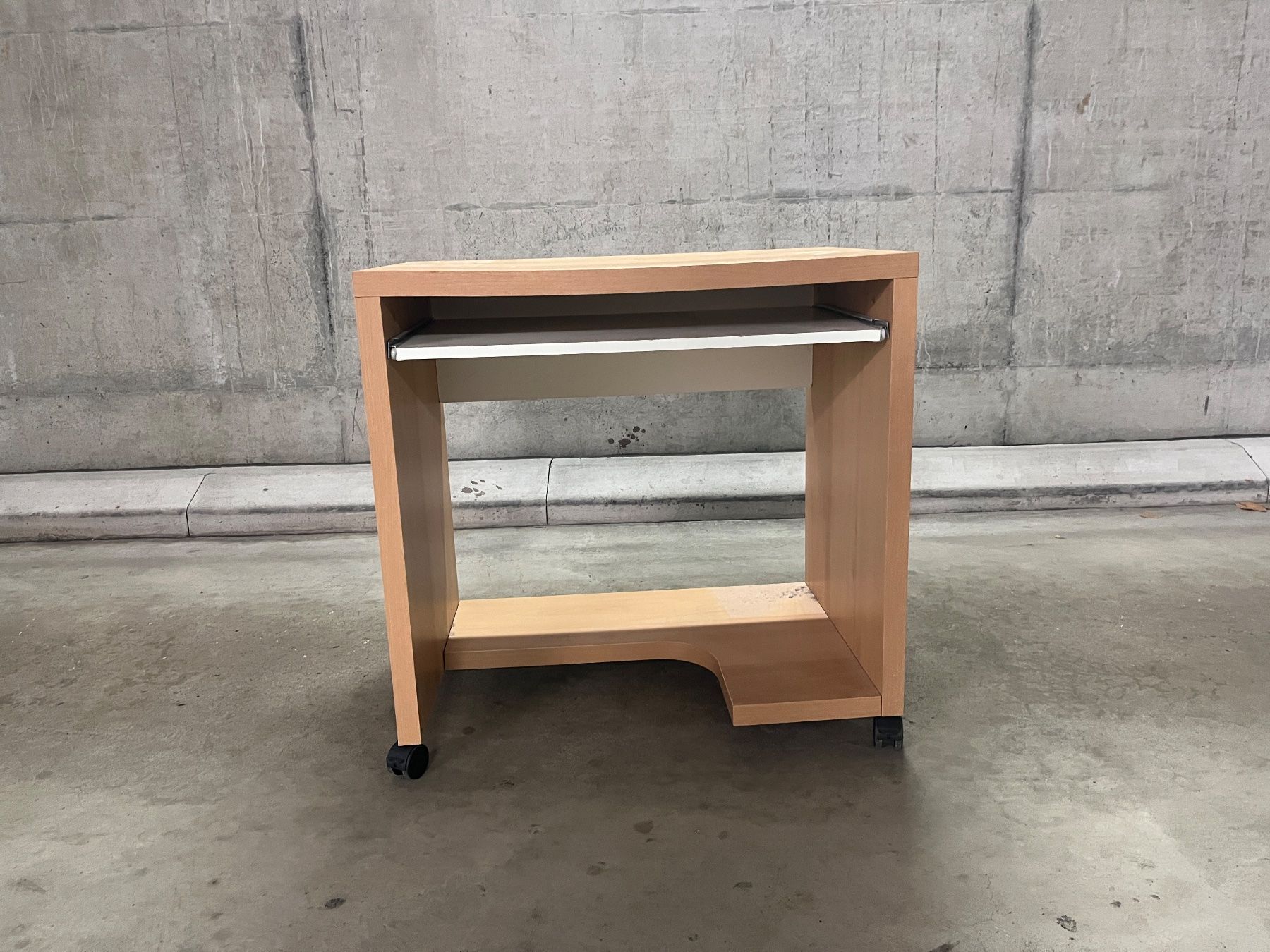 Tables: Computertisch Computer table – D'occasion à Schwyz par STANSFI 1
