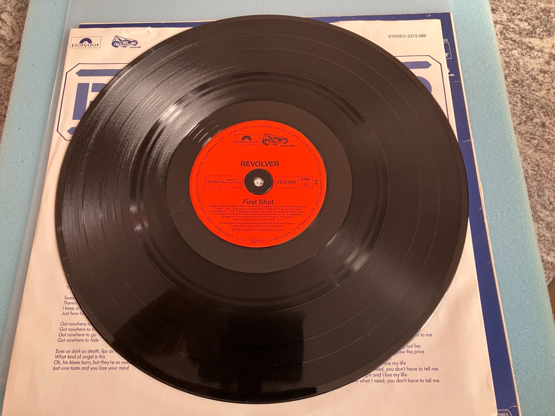 Dischi in vinile: Revolver – Usato da Aarwangen venduto da Jukebox3 8