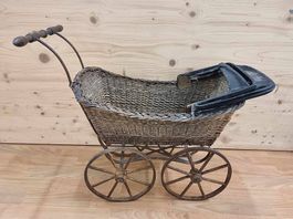 Dekoartikel / Puppenwagen Holz Antik