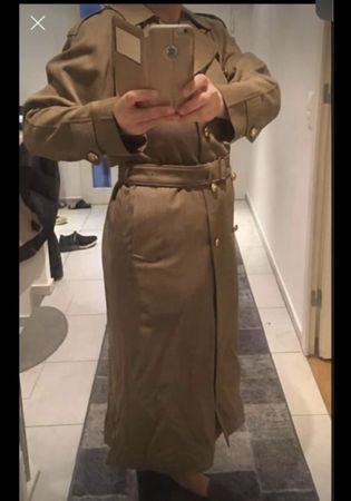 Vintage Trench Coat - Timeless Style for Autumn Days!