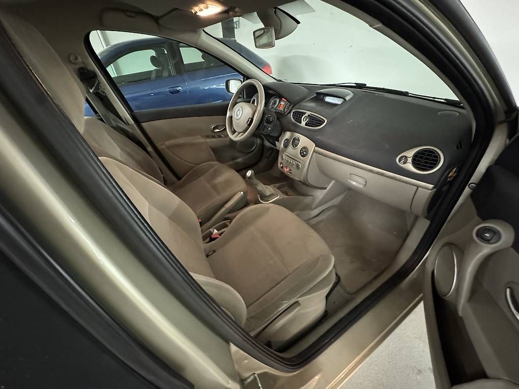 Autos: Renault Clio 16V 1.4 – Gebraucht aus Zürich von Dome1984 3