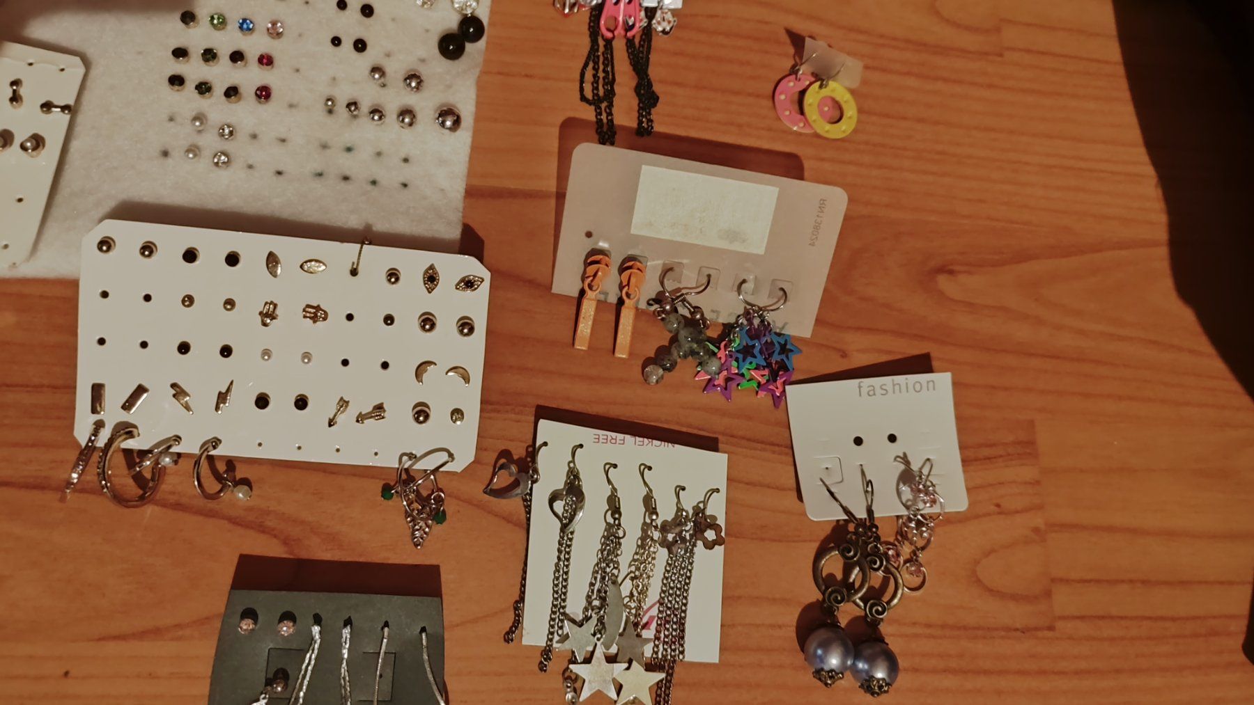 Orecchini pendenti & Orecchini a lobo: Ohrringe & Ohrstecker Set Modeschmuck verschiedene Modelle – Nuovo (secondo la descrizione) da Brüttisellen venduto da nic_xm7s 2