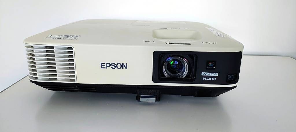 Epson Proiettori: Epson Eb-2250u Business Projektor Beamer – Usato da Bülach venduto da Surbetone 1
