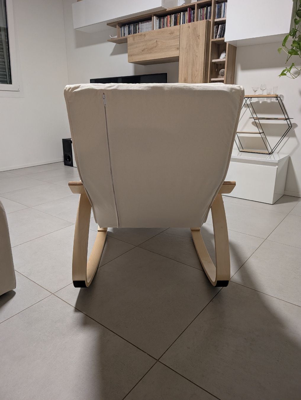 Poltrone: Poltrona a dondolo legno NUOVA – Nuovo (secondo la descrizione) da Riva San Vitale venduto da clacal 3