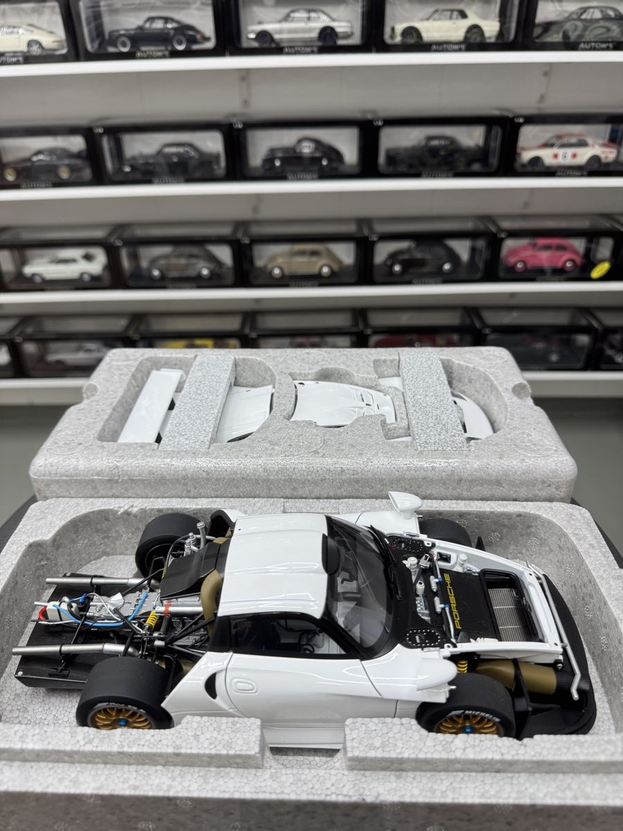 Autoart Modellini d'auto: Porsche GT1 Autoart – Nuovo (secondo la descrizione) da Egolzwil venduto da Millennium88