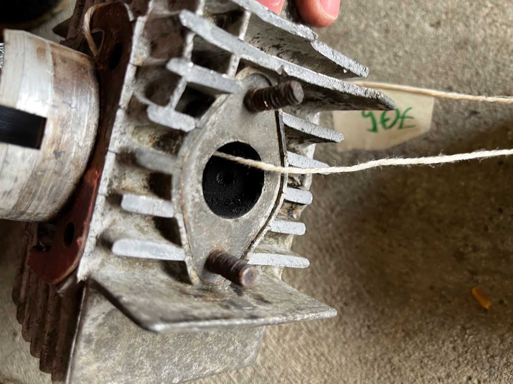 Puch Mofa-Ersatzteile: Puch Maxi/X30 CH12 Zylinder – Defekt aus Fahrni b. Thun von berger_tuning34