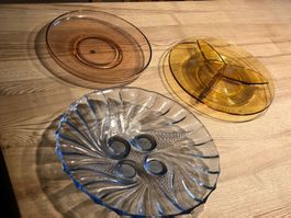 3 antike farbige Glasschalen