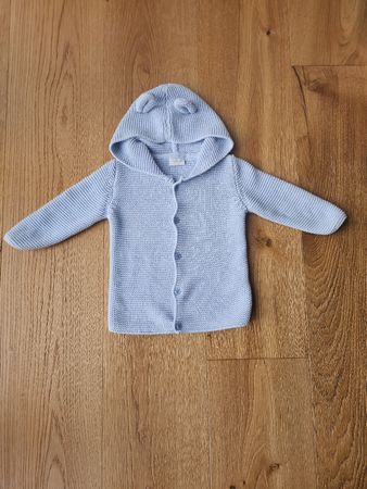 Süsse Baby-Strickjacke mit Kapuze, hellblau, Gr. 6-9 Monate