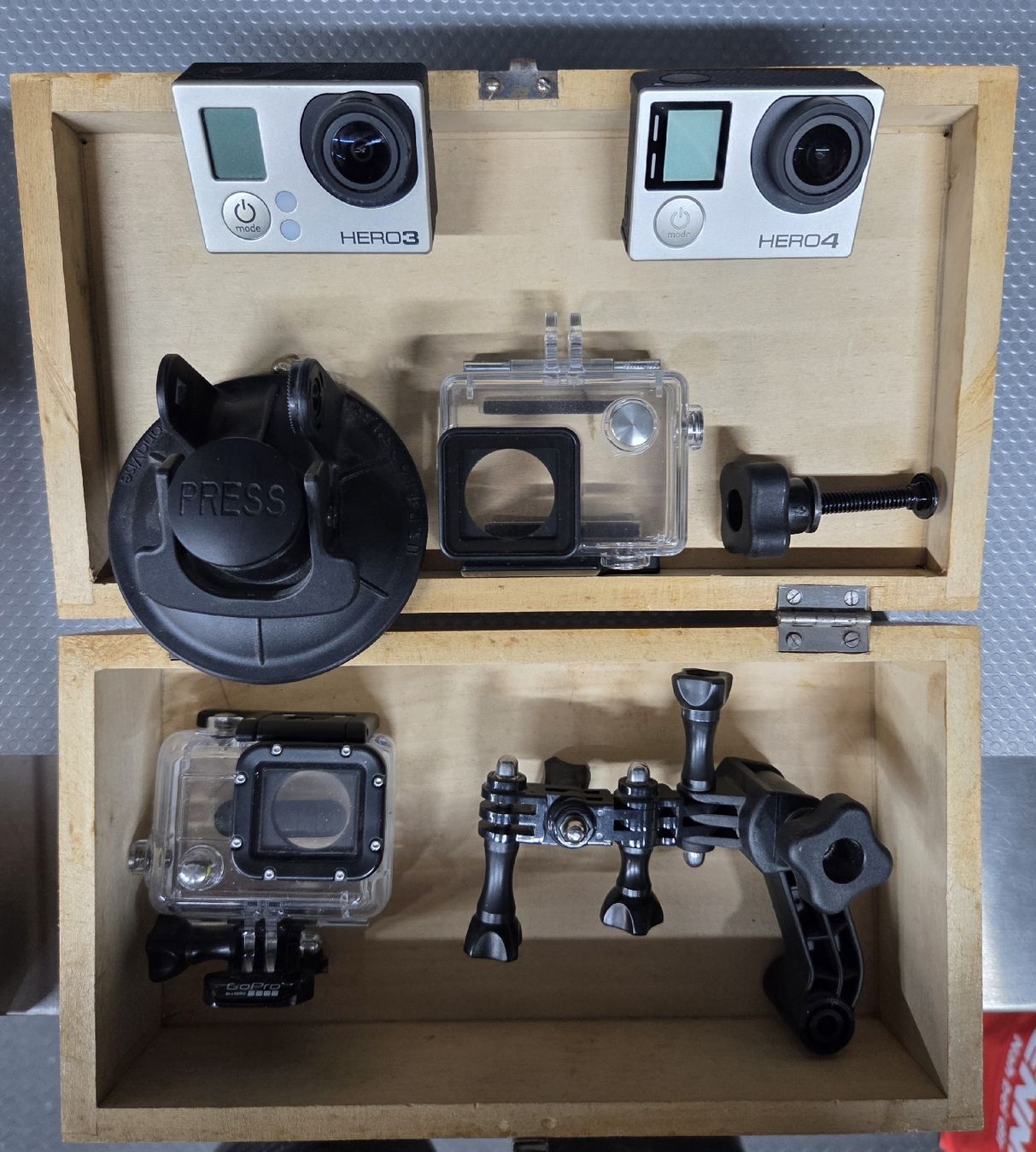 Gopro Action Cam: GoPro Hero 3 & Hero 4 Paket – D'occasion à Oberhasli par General-Dealer