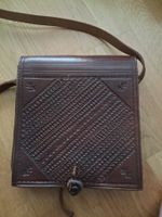 Ledertasche Umhängetasche braun handgefertigt mit Zierprä...
