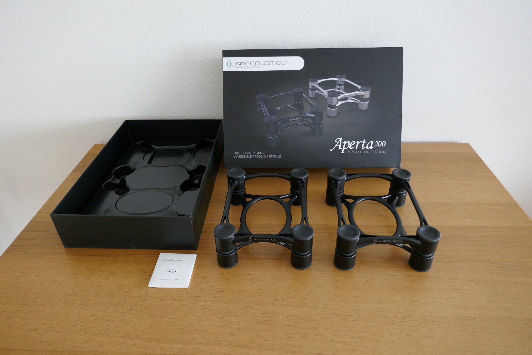 Supporti a parete: Isoacoustics Aperta 200 – Usato da Lutry venduto da Aghoithae