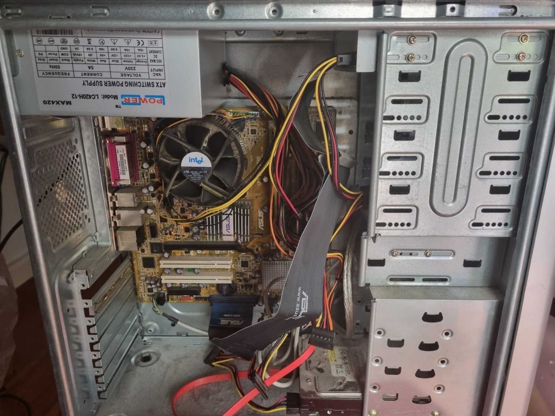 PC: 1 PC TOWER – Usato da Zürich venduto da Sarameier 6