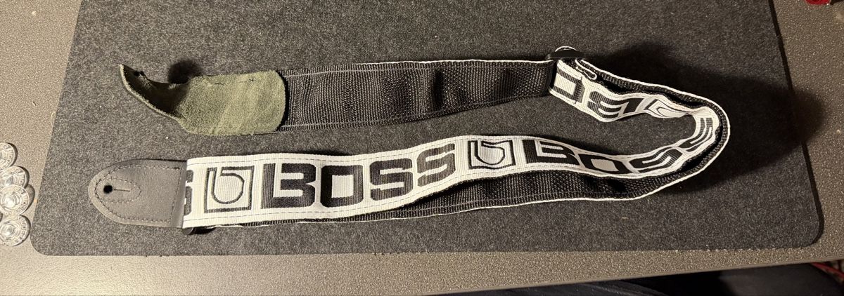 Altri accessori: Guitar Strap Boss – Usato da fey venduto da Caductilometre 1