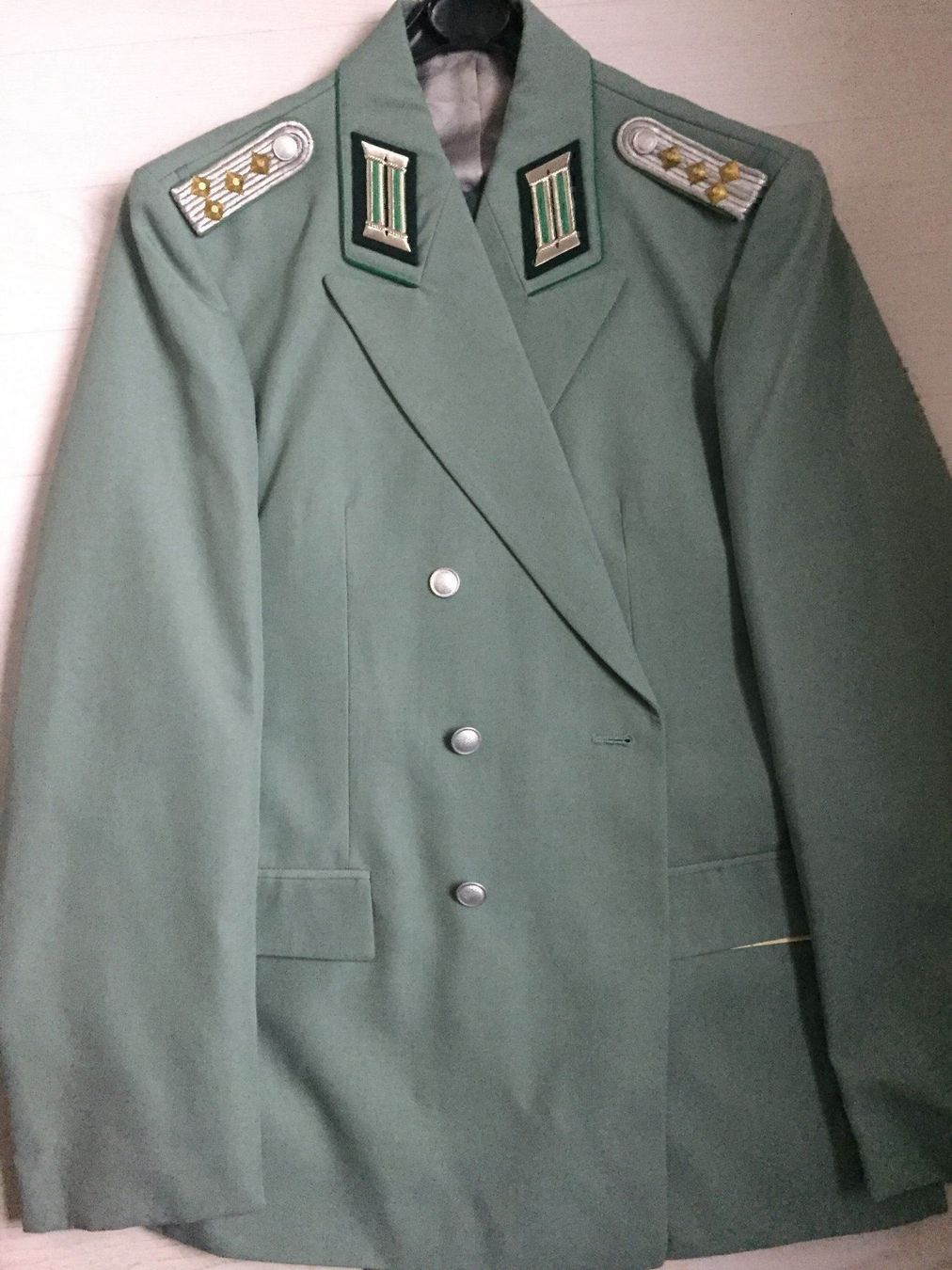 Uniformi: Uniform Volkspolizei DDR – Usato da Volketswil venduto da zwitsch33