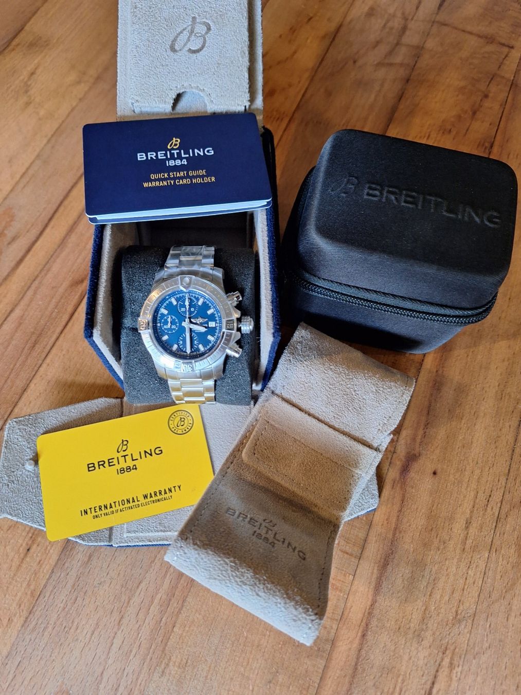 Breitling Orologi: Breitling Avenger Chronograph 43 - A13385101C1A1 – Nuovo (secondo la descrizione) da Basel venduto da OnutWOODLAND 4