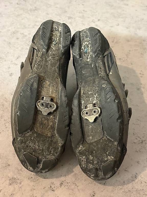 Scarpe da uomo: MTB Schuhe Specialized Gr. 46.5 mit Shimano Cleats – Usato da Zürich venduto da p3t5 2