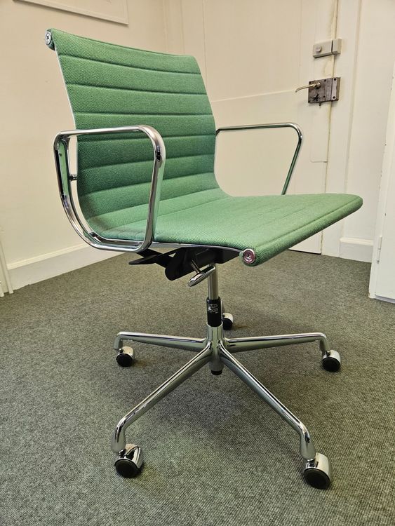 vitra Aluminium Chair EA 118 Kaufen auf Ricardo