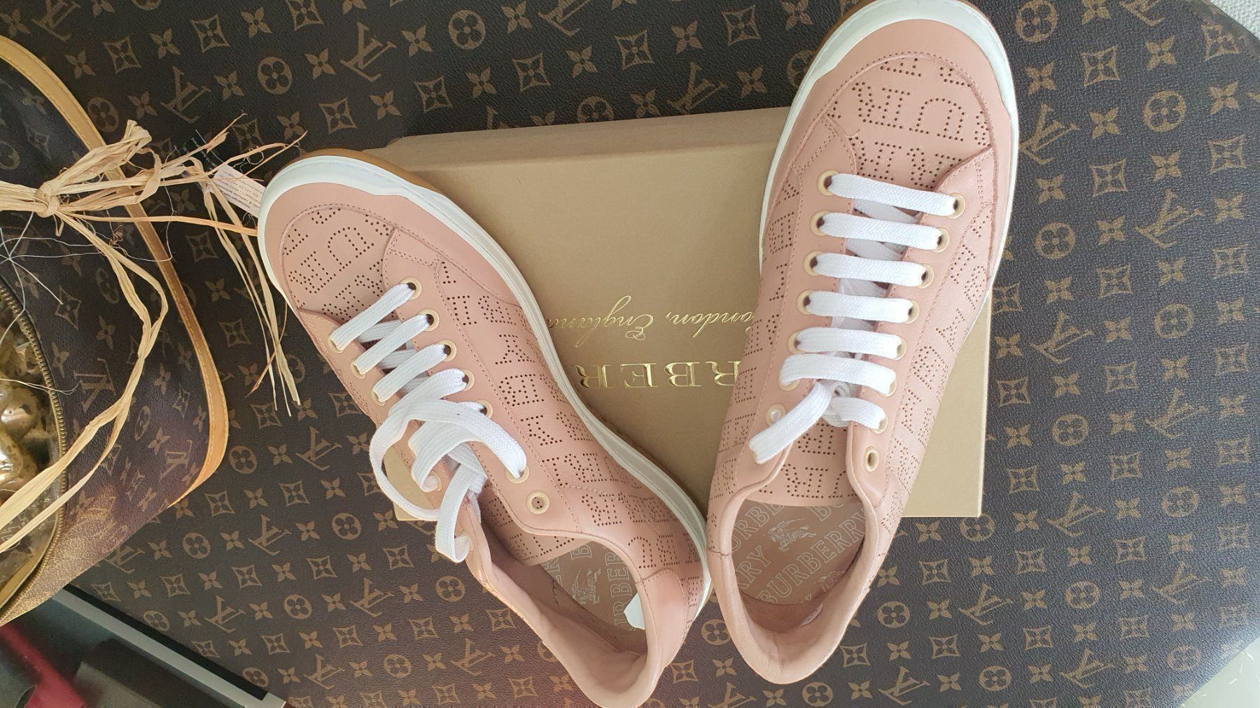Burberry Scarpe da donna: Burberry Schuhe – Nuovo e nell'imballaggio originale da Lachen SZ venduto da HelvetiaLuxury 3