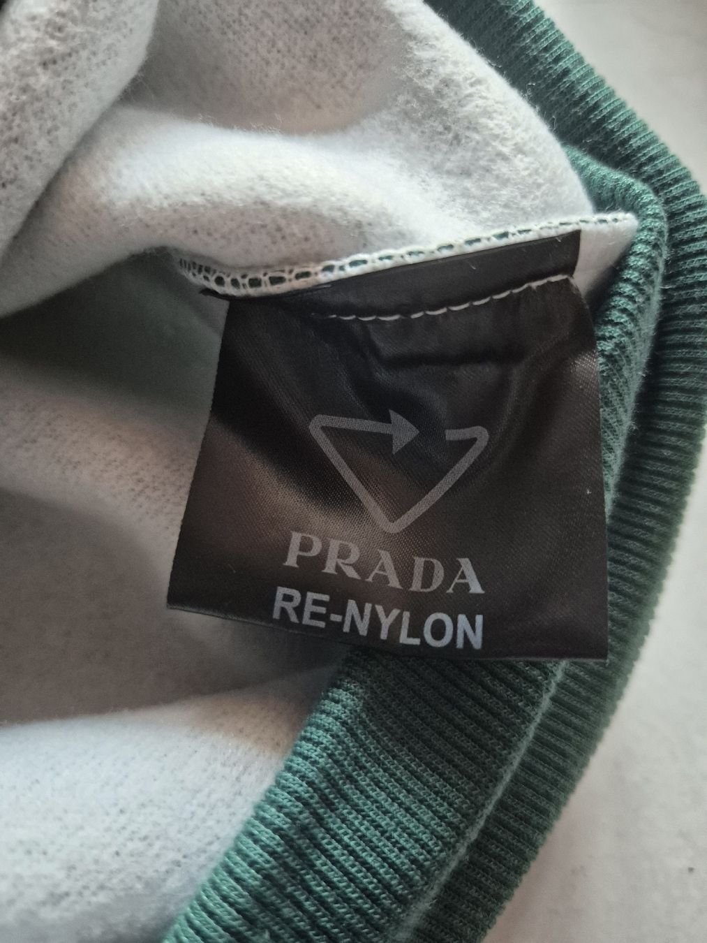 Prada Maglioni & Felpe: Prada Pullover dunkelgrün Gr L  – Nuovo e nell'imballaggio originale da Pieterlen venduto da Vane_ssa_92 2