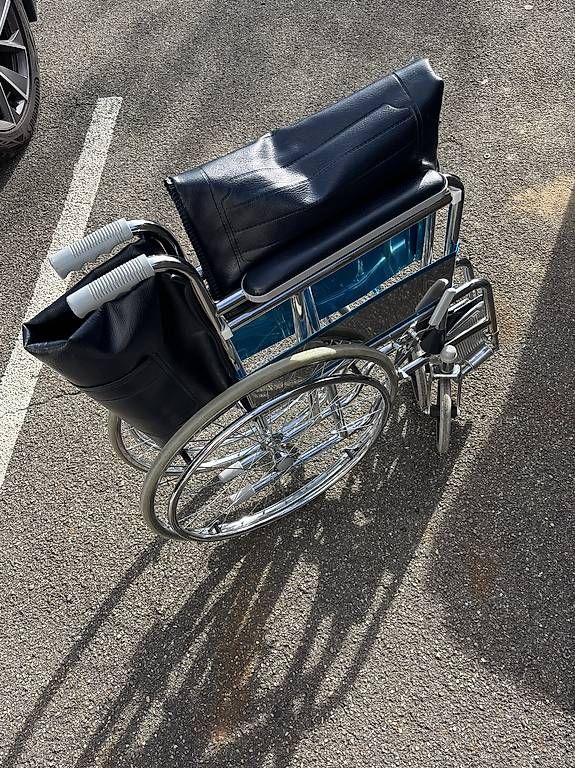 Chaises roulantes: Rollstuhl – D'occasion à Unterentfelden par sumatic 3