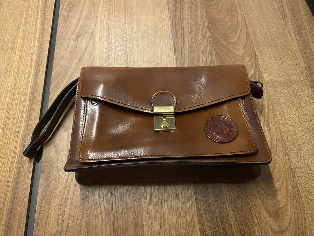 Taschen: Elegante Echtleder Herrenhandtasche – Gebraucht aus Bern von  1