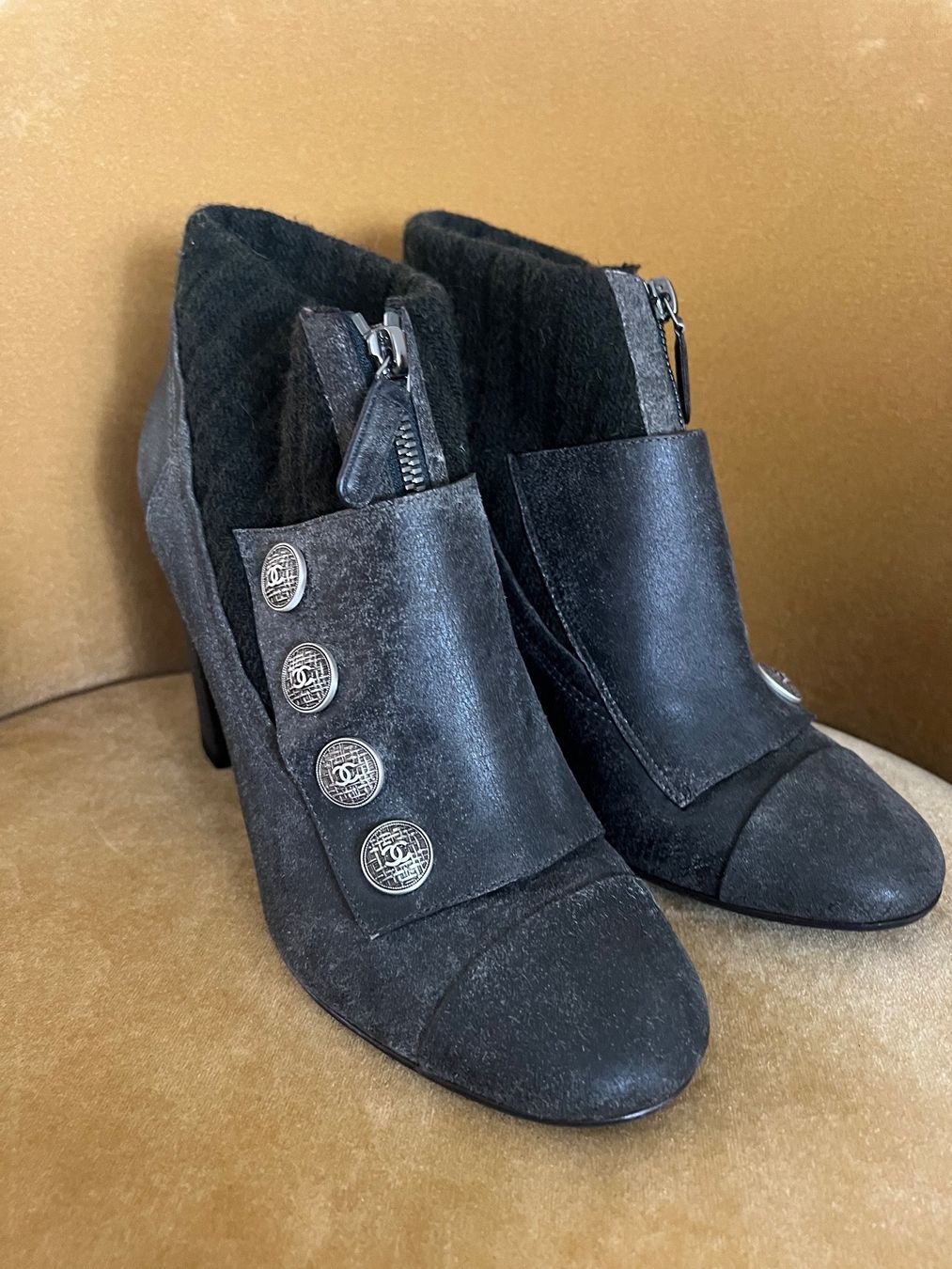 Chanel Damenschuhe: Chaussures Chanel 42 – Gebraucht aus Lutry von roxypoxy