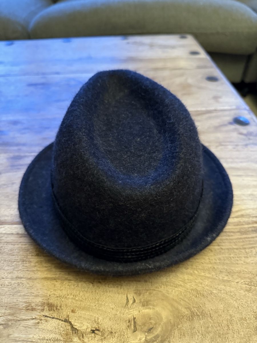 Copricapi, berretti & cappellini: Chapeau Kookai dès CHF 1.- – Usato da Commugny venduto da Flamantrose77 1