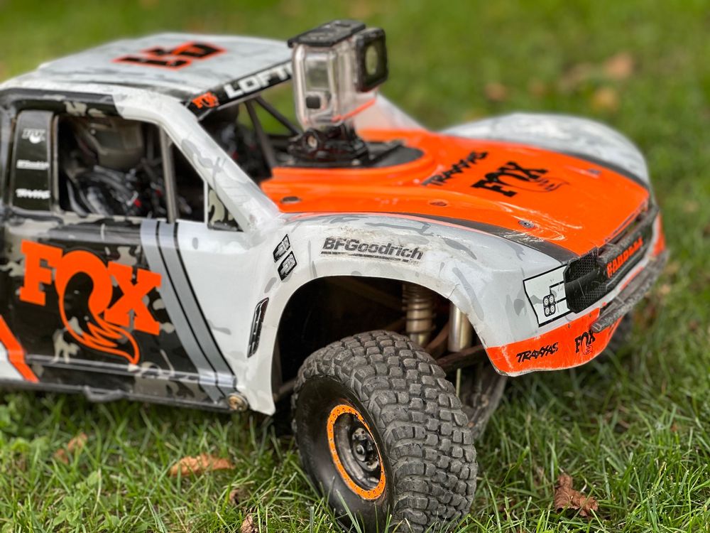 GPM Stabilizzatore Anteriore Superiore Rinforzato In Alluminio 6061T6 Per Traxxas Unlimited Desert Racer 1/7 (#85076-4) – Colore Blu, Spessore 5mm