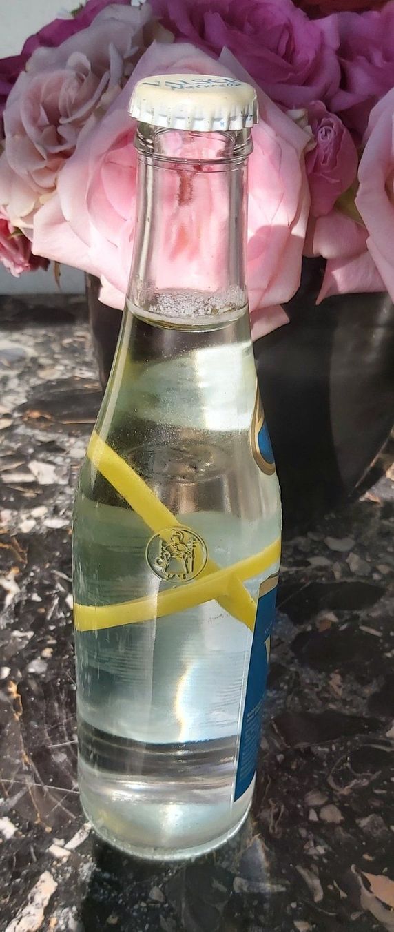 Sonstiges Geschirr & Gläser: VALSER Flasche RARITÄT – Neu (gemäss Beschreibung) aus Greppen von 86Sina 4