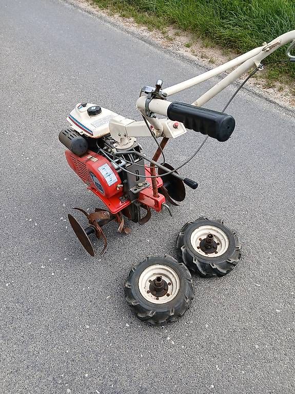 Kubota Alle Maschinen: Kubota T450 – Gebraucht aus Chandon von sam_gj5d 1