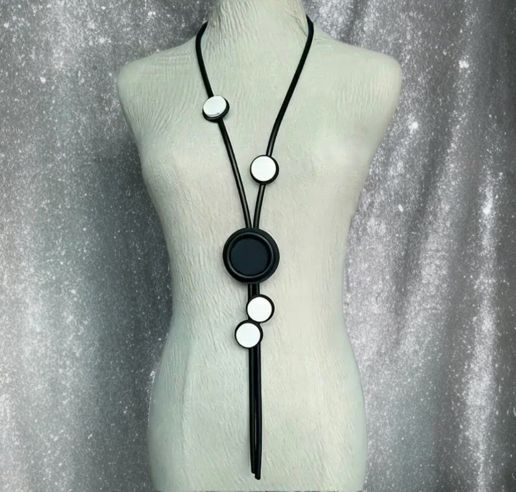 Catenine: Collana lunga – Nuovo (secondo la descrizione) da Giubiasco venduto da Stefaniav