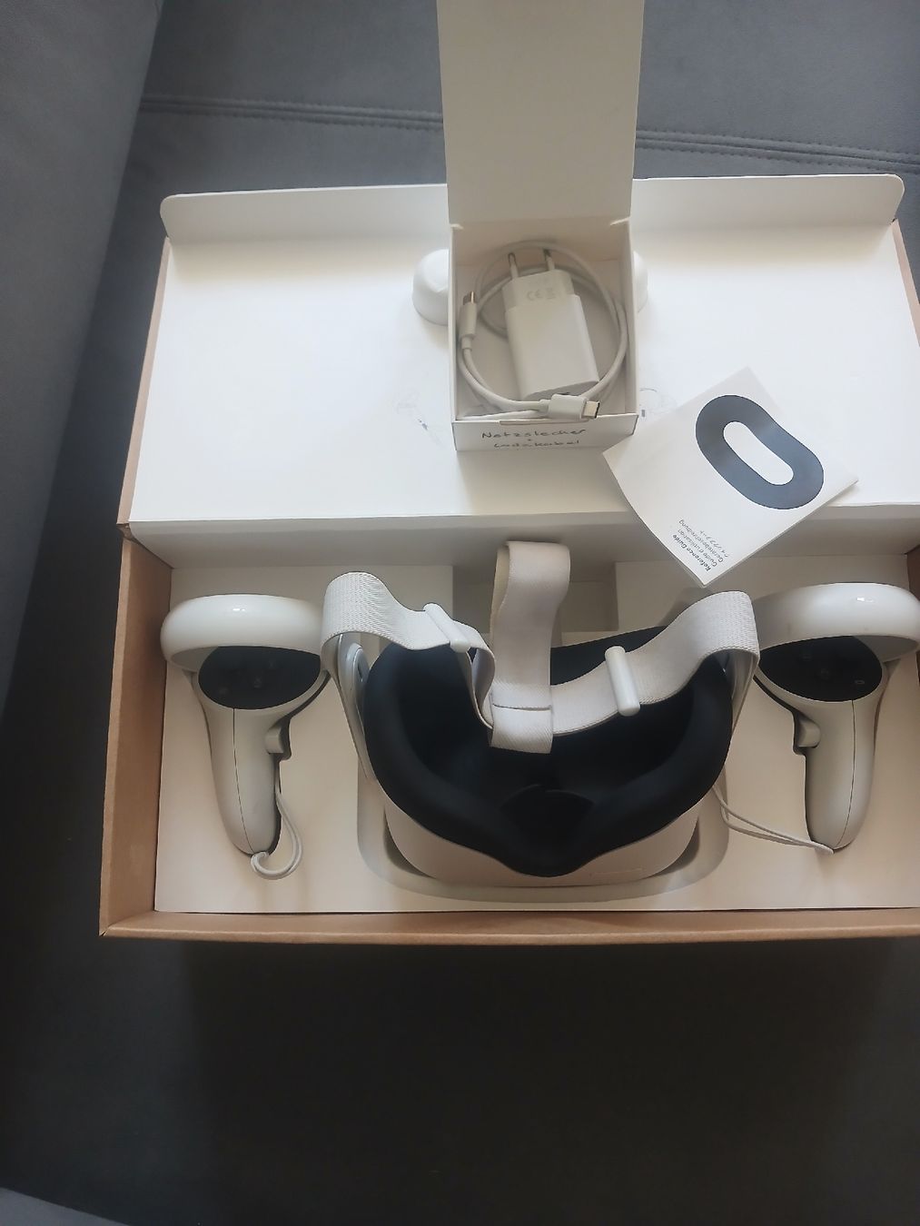 Meta Casco VR: VR Brille Meta Quest 2 mit Controllern – Usato da Pieterlen venduto da Ya0527yl 2