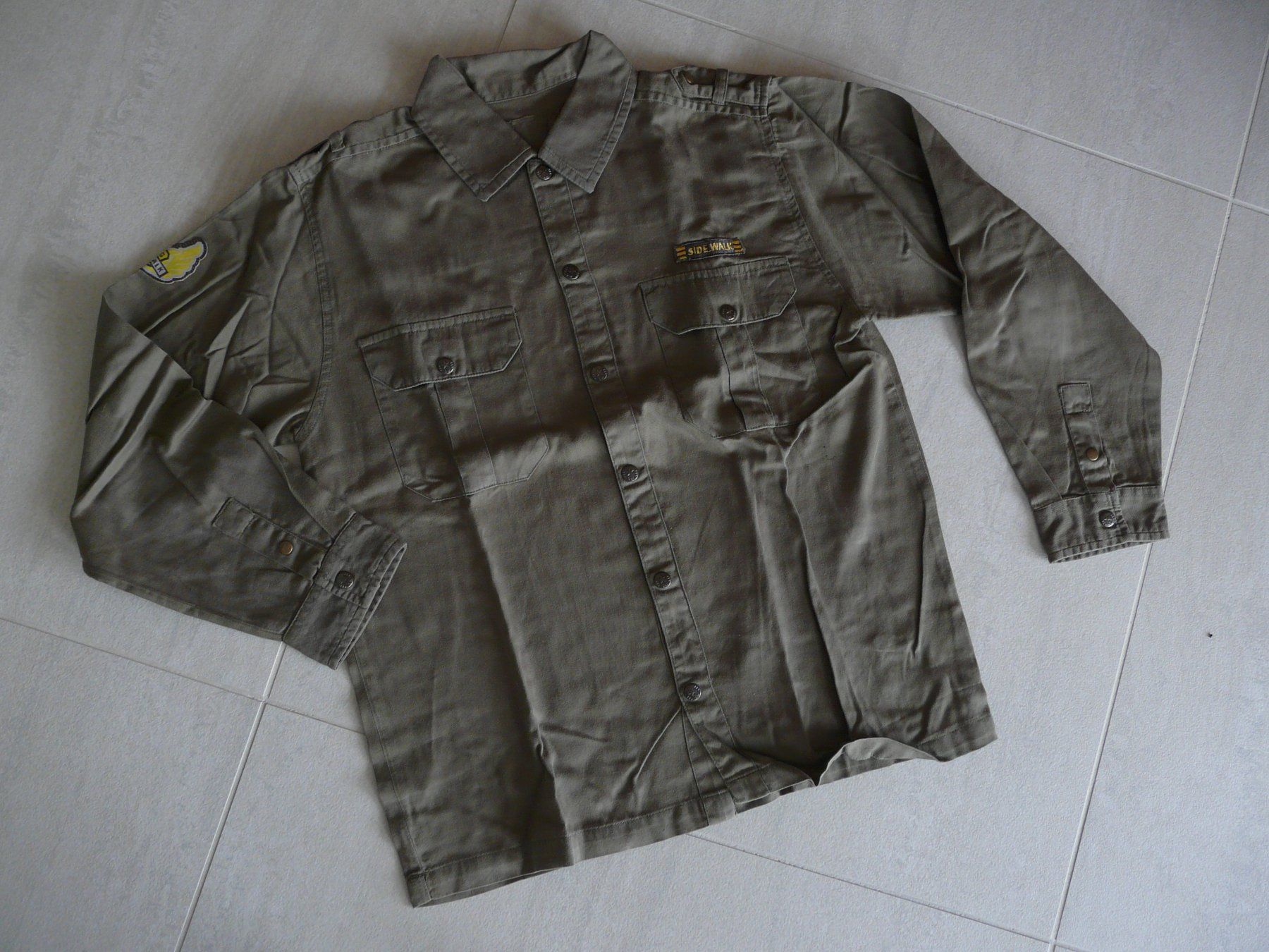 Camicie, T-shirt & Polo: Chemise kaki Hemd Side Walk 140 – Nuovo (secondo la descrizione) da ERLINSBACH venduto da doudouce