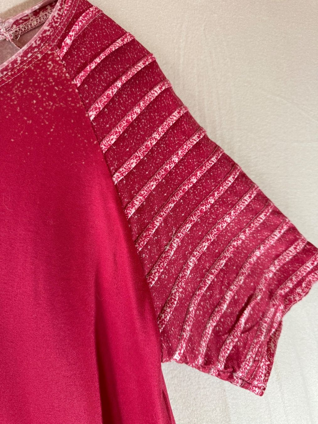 T-Shirts: pink-rotes Shirt Grösse M – Gebraucht aus Grosswangen von SALE_SALE_SALE 2