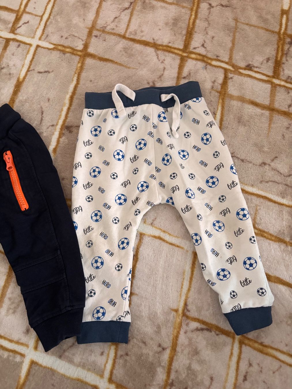 Pantaloni: 2x Jungenhosen Gr. 80 – Usato da Riedholz venduto da Charlie_2007 2
