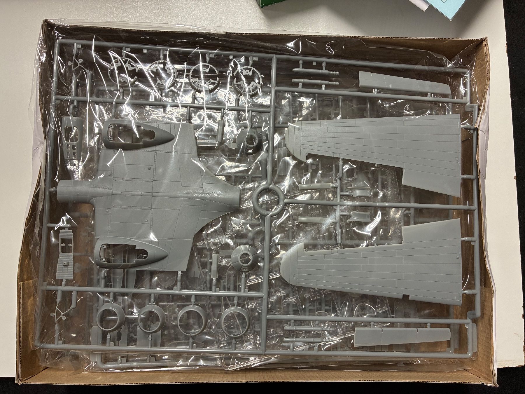 Kit di modellismo & Modellini statici: Xutong Models 1:48 Ilyushin DB-3F /  IL-4 Bomber – Nuovo e nell'imballaggio originale da Rapperswil BE venduto da Silverwings 1