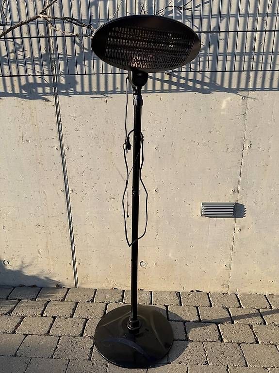 Radiateurs: Outdoor Heizlampe – D'occasion à Utzigen par cdrg